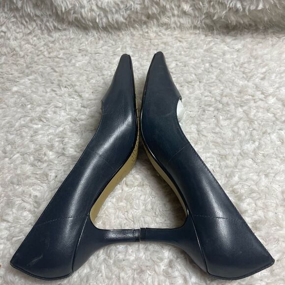 NWOB Bella Vita Leather Dark Gray slip on 3” Heels almond toe size 10W - Picture 5 of 10